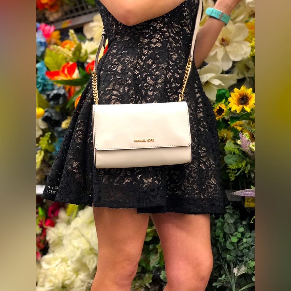 💥Moving to @the_bag_guy💥Michael Kors - Crossbody - White - Picture 4 of 17